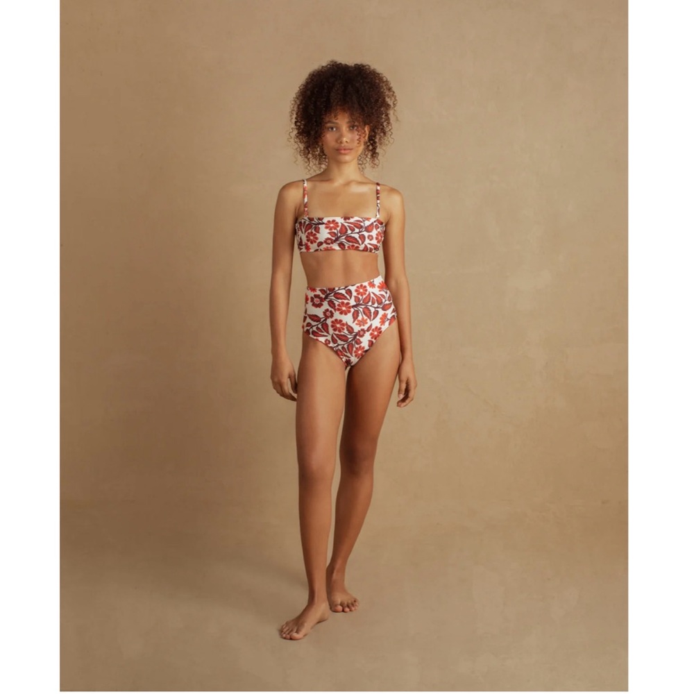 ENCANTADORE
MARA MOPA-ROSE MOPA BIKINI